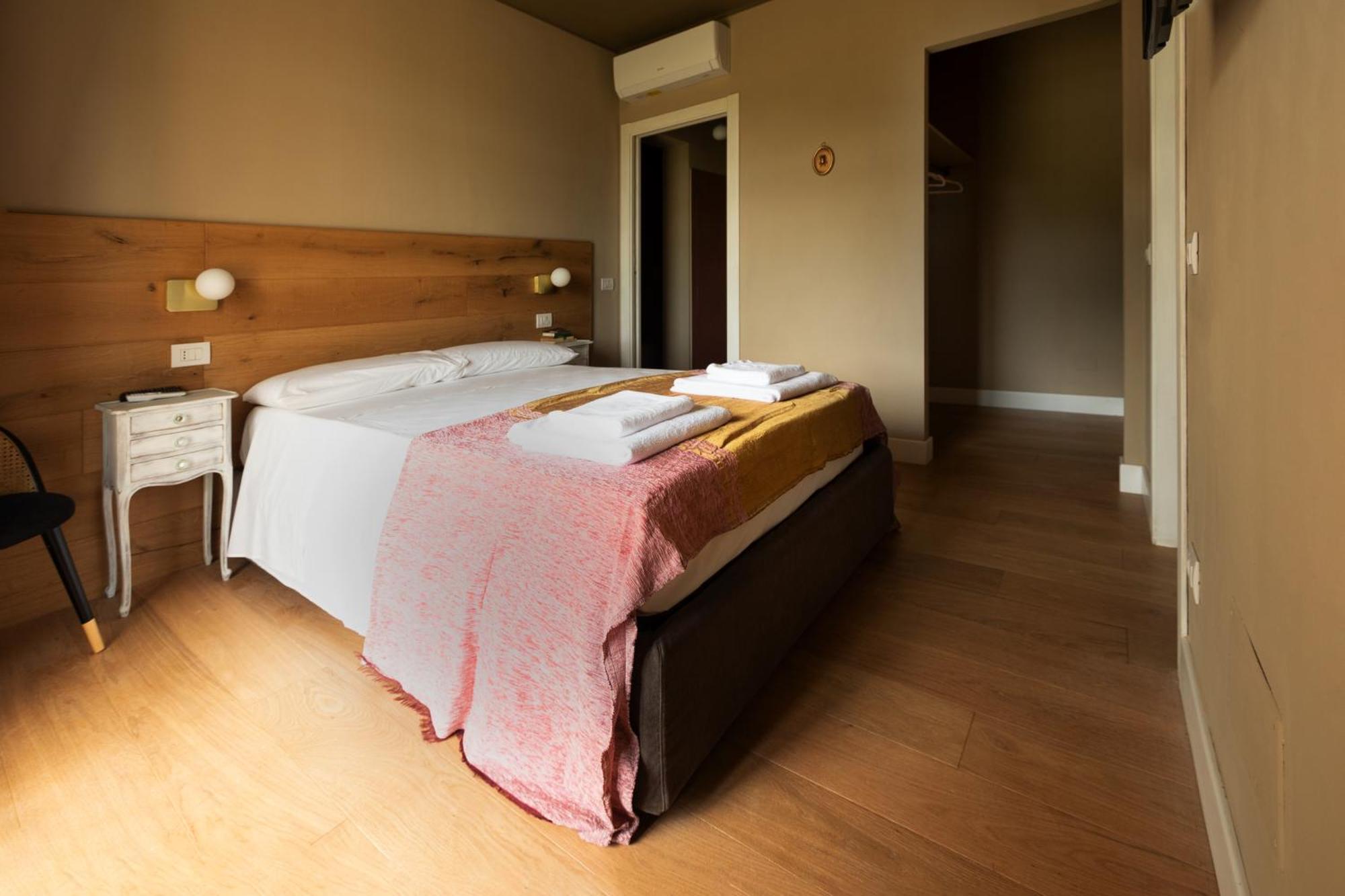 Luce Boutique Hotel Fortunago Extérieur photo