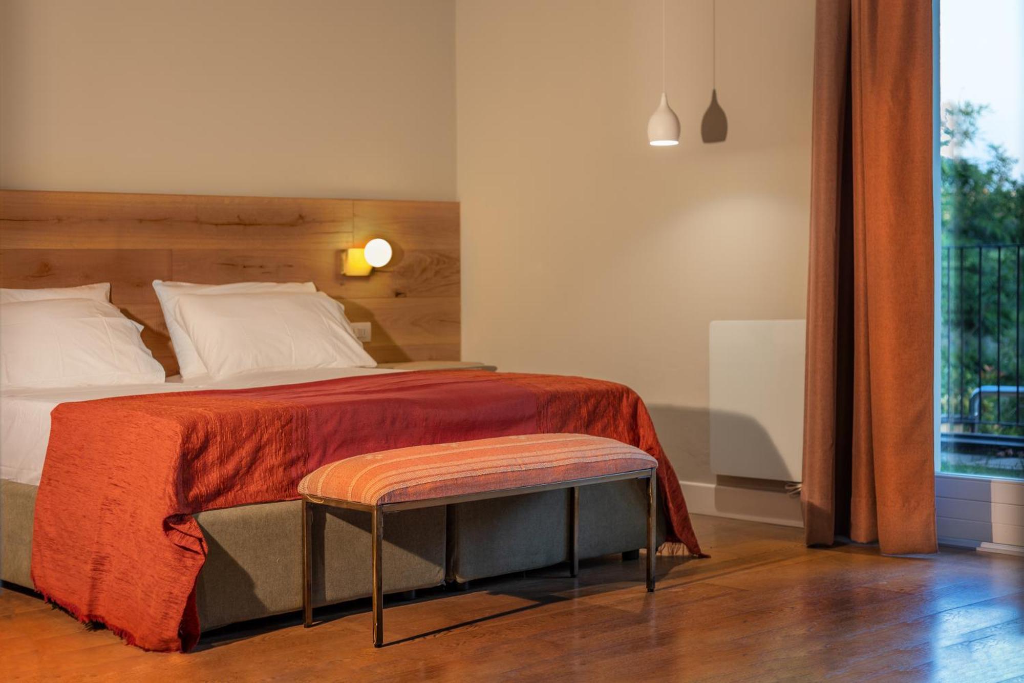Luce Boutique Hotel Fortunago Extérieur photo